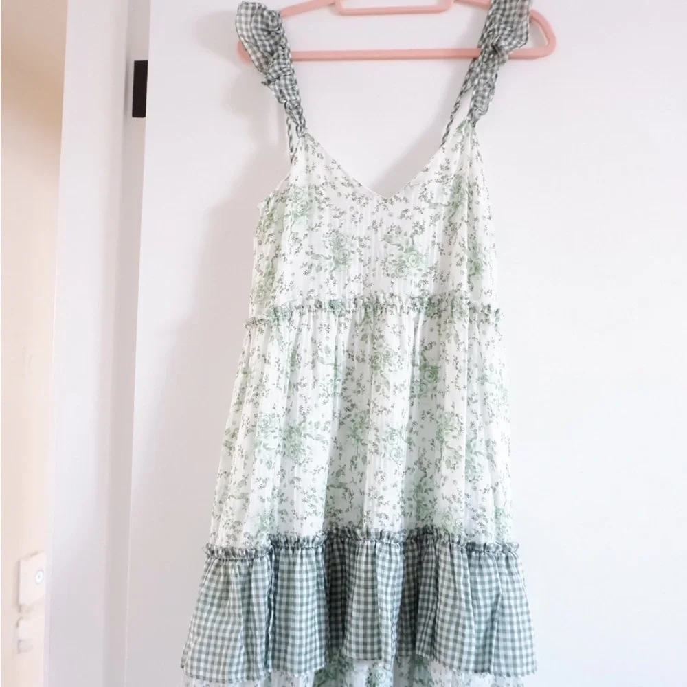 SOLD- CAMI NYC Angela Silk Floral Dress - Picture 4 of 9